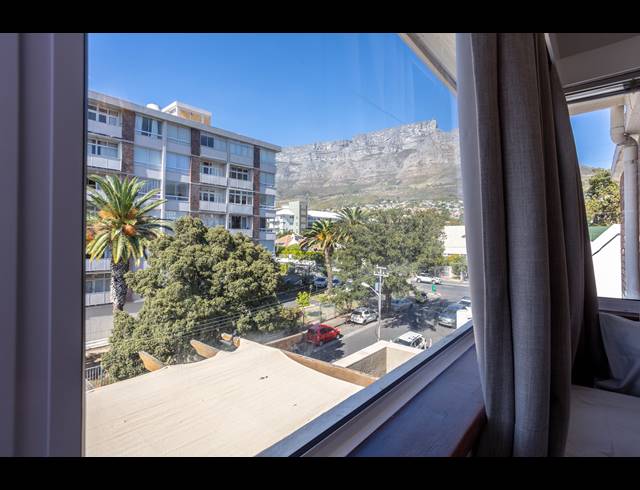 1 BEDROOM FLAT TO LET IN GARDENS